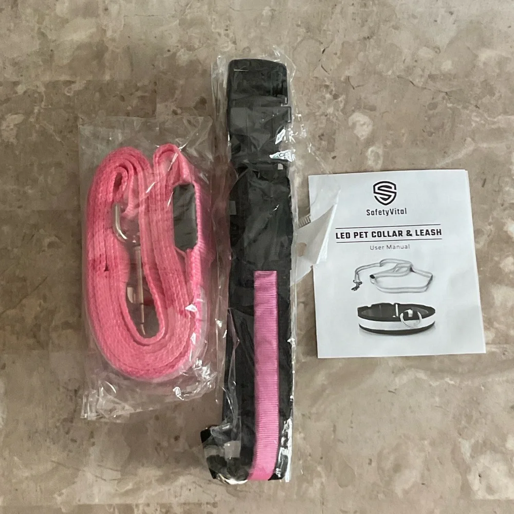 SafetyVital Medium L E D Leash & Collar Set